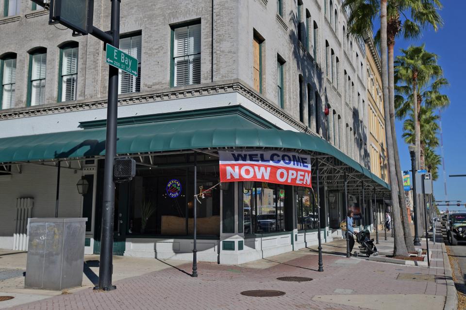 Mexican restaurant Cinco de Mayo recently returned to downtown Jacksonville and opened at 301 E. Bay St. in the space that previously housed Olio.  Cinco de Mayo originally debuted downtown in 2009 at the Jacksonville Landing, but closed there in 2019.