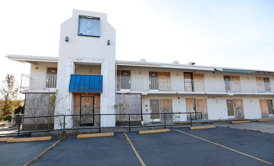 The closed Motel 6 on Union Street, Braintree on Thursday, Nov. 11, 2021.