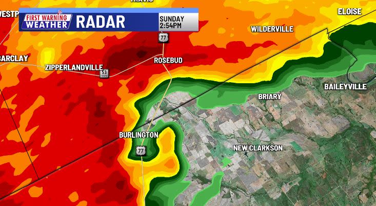 Radar just before the issuance of a tornado warning for Milam County