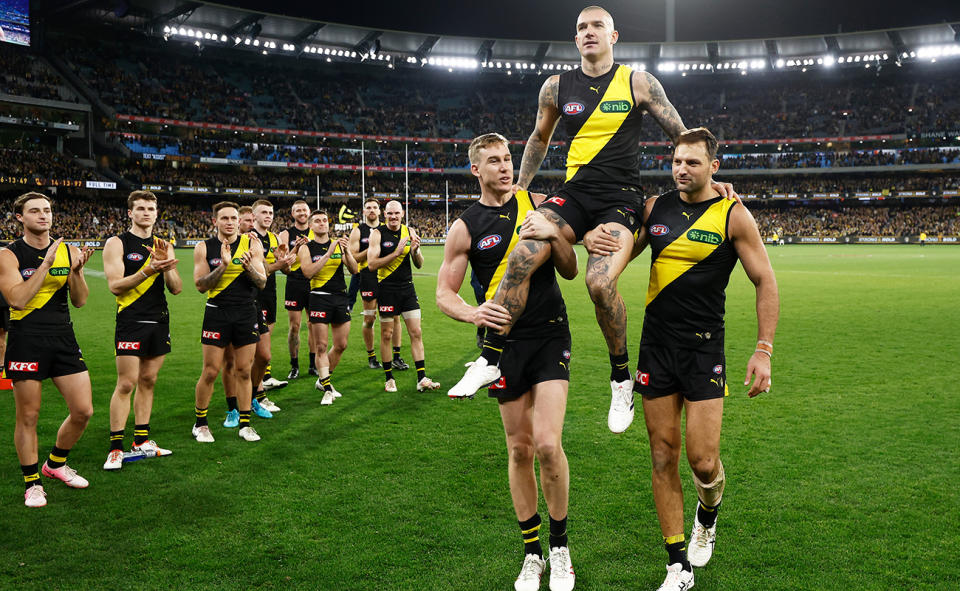 Dustin Martin with Richmond teammates.