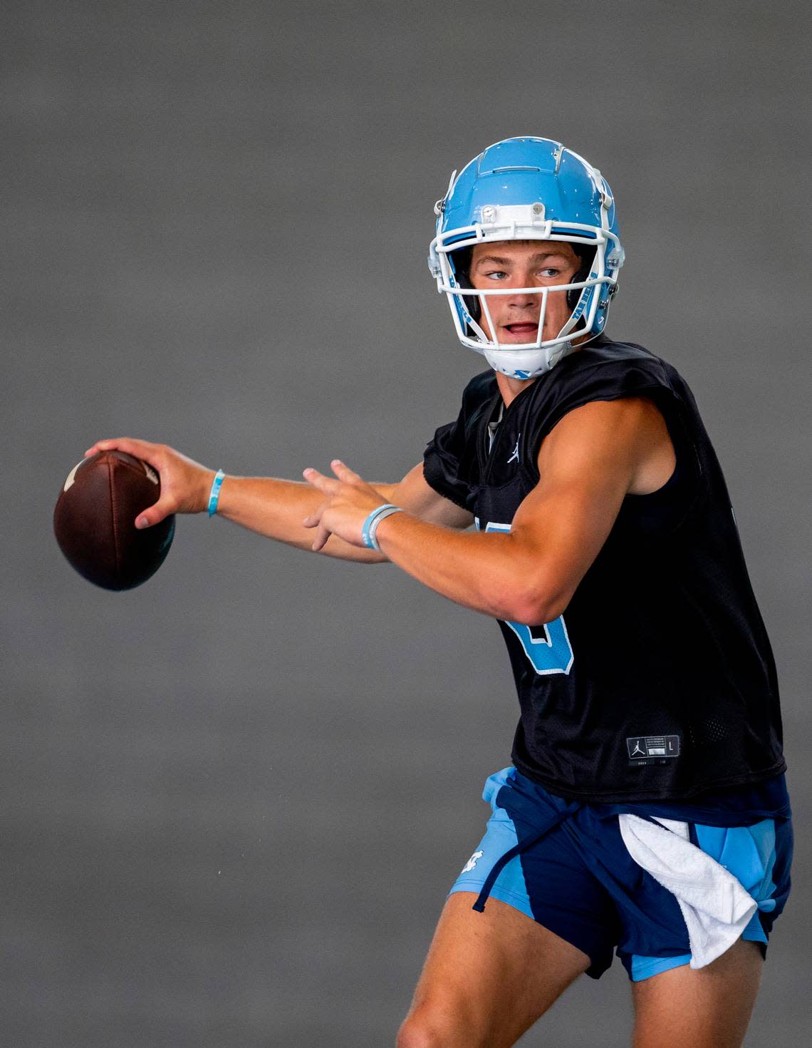 North Carolina quarterback Drake Maye (10) looks for a receiver during the Tar Heels’ first practice of the season on Wednesday, August 2, 2023 in Chapel Hill, N.C.