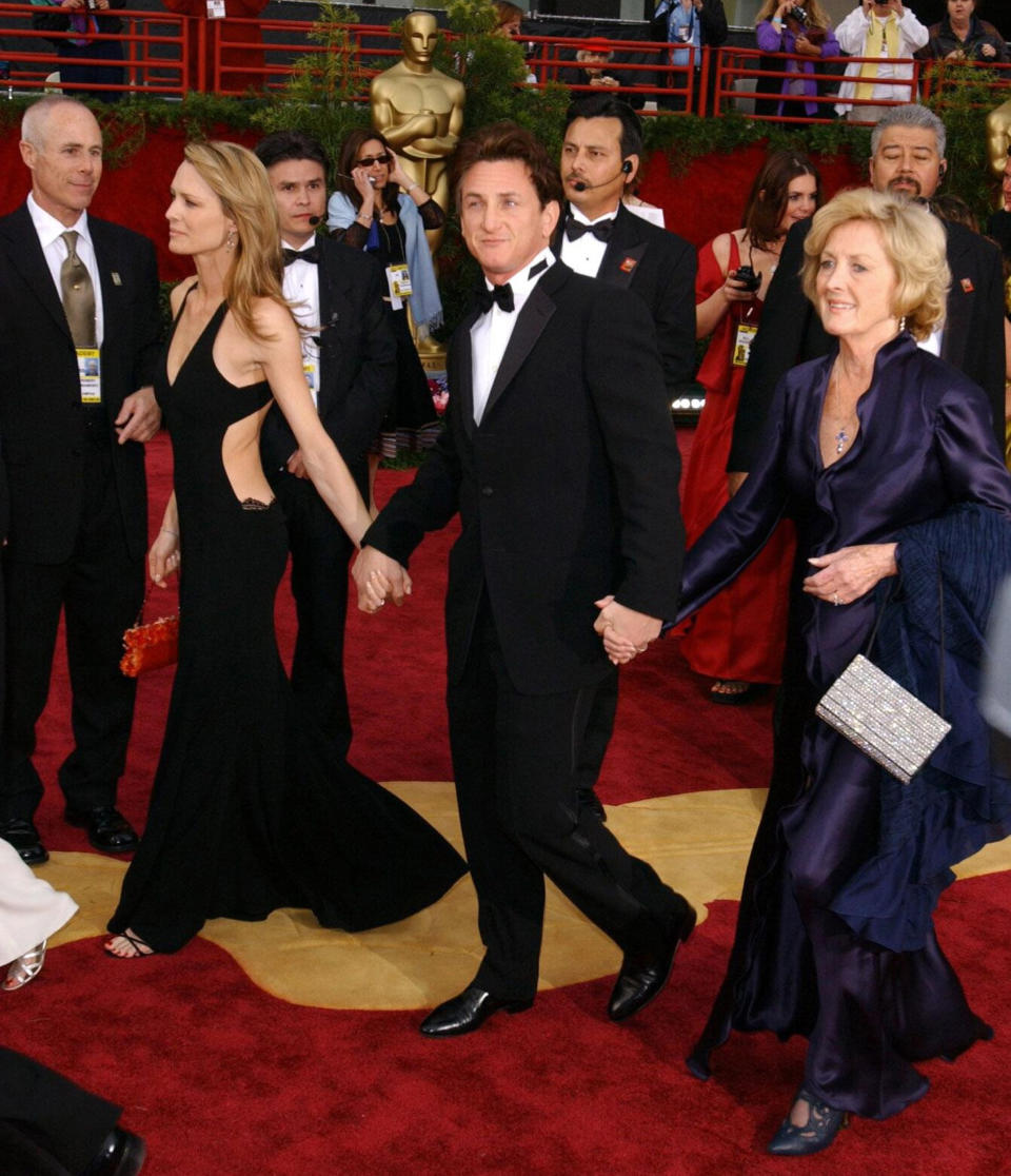 Penn The Oscars 2004 (Ian West / PA Images via Getty Images)