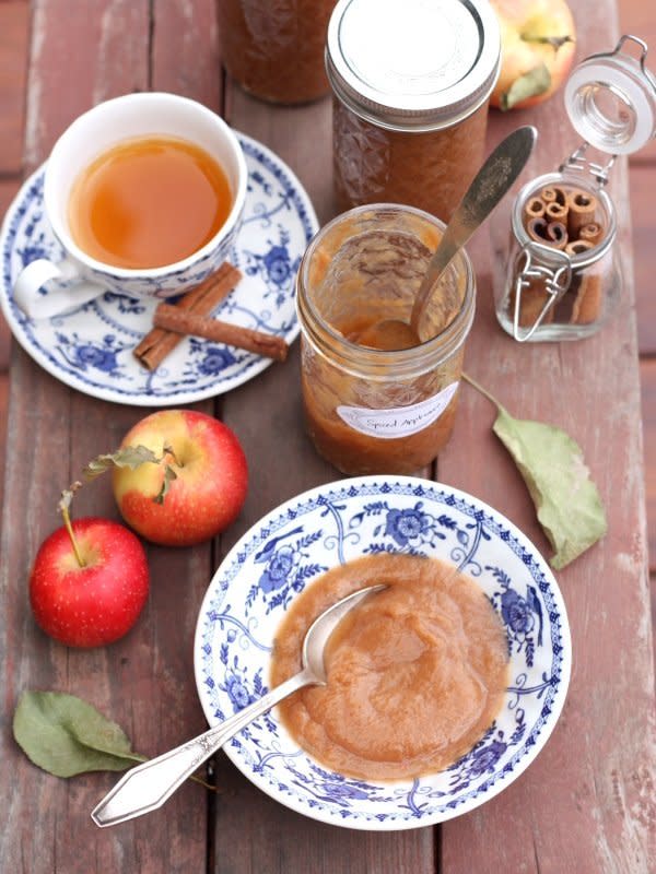 <strong>Get the <a href="http://www.completelydelicious.com/slow-cooker-spiced-applesauce-a-hamilton-beach-giveaway/" target="_blank">Slow Cooker Spiced Applesauce recipe</a> from Completely Delicious</strong>