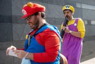 Super Mario und sein (eigentlich pummeligeres) Negativ Wario. (Bild: Alexi Rosenfeld/Getty Images)