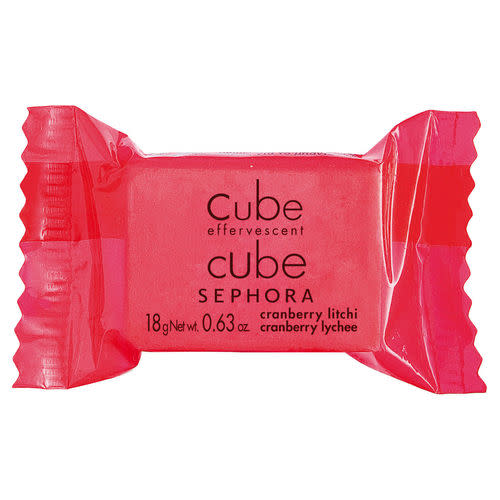 1/ Cube Bain Cranberry Litchi, de SEPHORA<p> Concentré de bonne humeur, cette senteur vitaminée et diablement tendance vous donnera envie de croquer votre baignoire !</p><p> Prix : un euro</p>