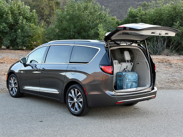 2017 Chrysler Pacifica cargo area photo