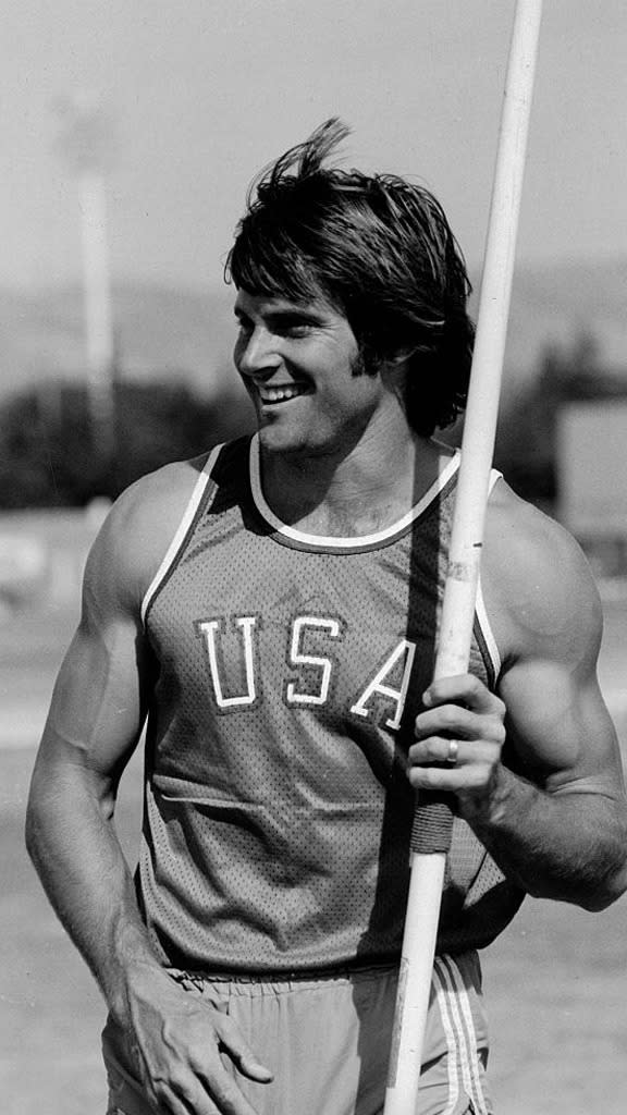 Bruce Jenner - hier auf einem Foto aus dem Jahr 1976 - war einst ein erfolgreicher internationaler Sportler - und es ist einfach zu sehen, warum sich Kris in diesen schmucken Zehnkämpfer verliebt hat.