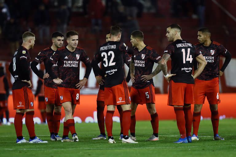 En busca de respuestas: el alternativo de River no jugó bien y fue superado por Huracán