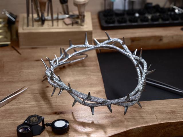 Kendrick Lamar Collaborates With Tiffany & Co. To Create The 'Crown Of  Thorns