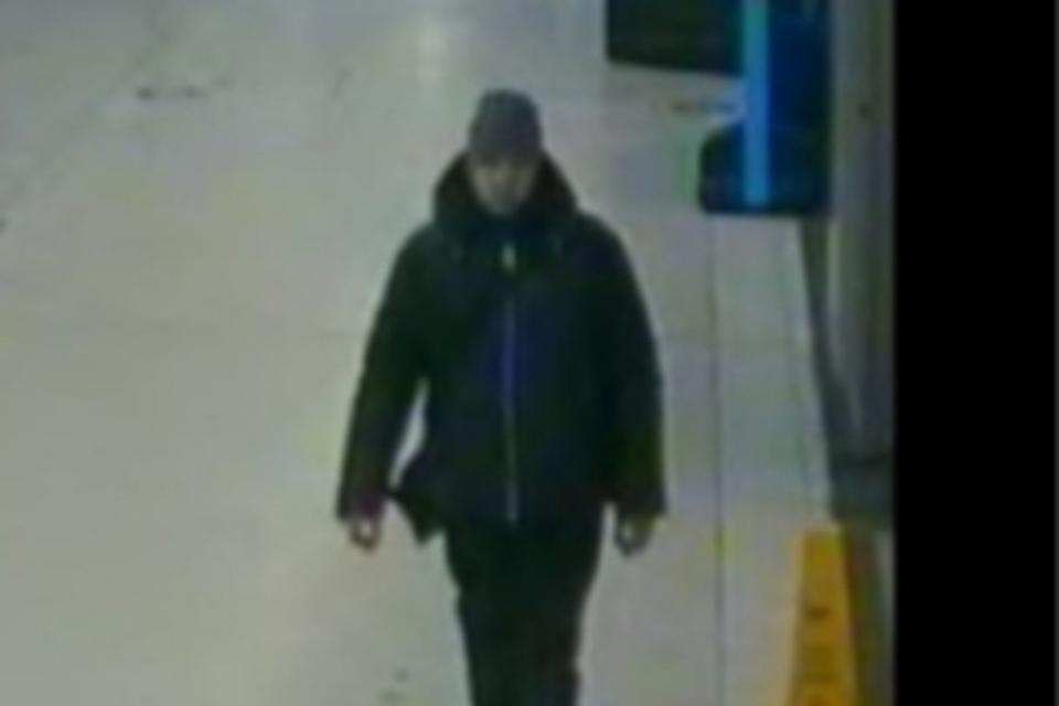 Police want to identify this man in possible connection to two incidents in Vauxhall earlier this year  (Met Police)
