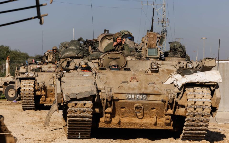 Infantry corps tanks entering Gaza at Erez Crossing