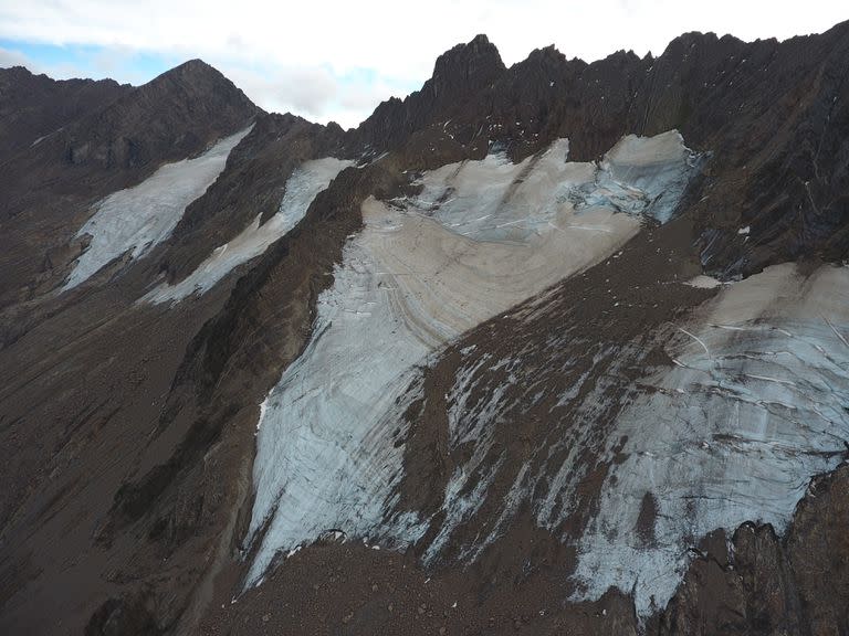 El glaciar Martial es la principal fuente de agua potable de la ciudad de Ushuaia y está desapareciendo por el cambio climático