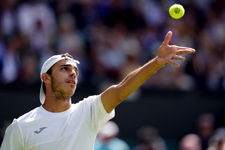 Francisco Cerúndolo se fue ovacionado del court central del All England, después de poner en aprietos a Nadal