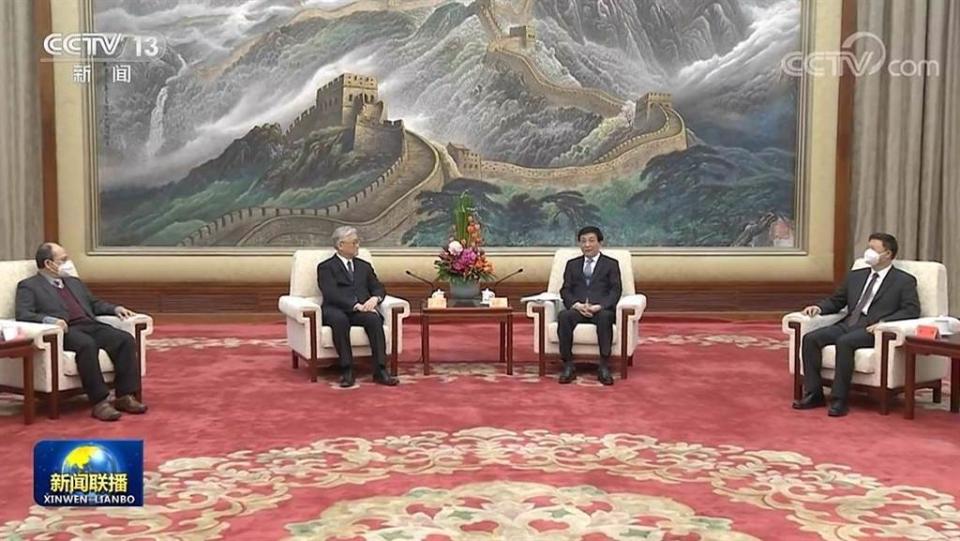 中國官媒央視在新聞聯播播出王滬寧會見夏立言一行人的畫面。&nbsp;&nbsp;&nbsp;圖：翻攝央視