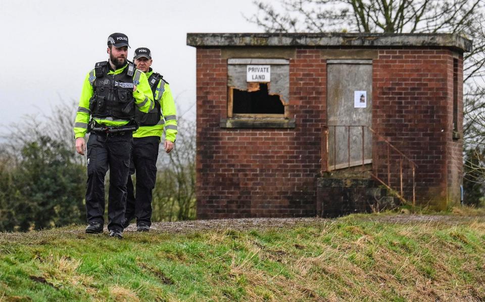 Police sePolice search for clues near the River Wyre, close to where Nicola Bulley went missingarch for clues - Warren Smith