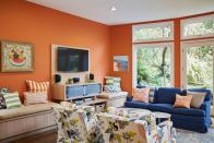 <p>A bright, open family room from <a href="https://deringhall.com/interior-designers/lotus-bleu-design" rel="nofollow noopener" target="_blank" data-ylk="slk:Lotus Bleu Design;elm:context_link;itc:0;sec:content-canvas" class="link ">Lotus Bleu Design</a>.</p>