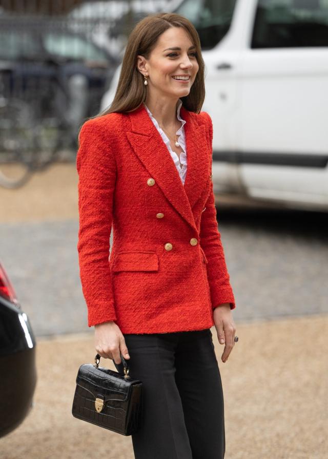 Fragua retirarse ladrón Kate Middleton acierta con una chaqueta de Zara de menos de $100