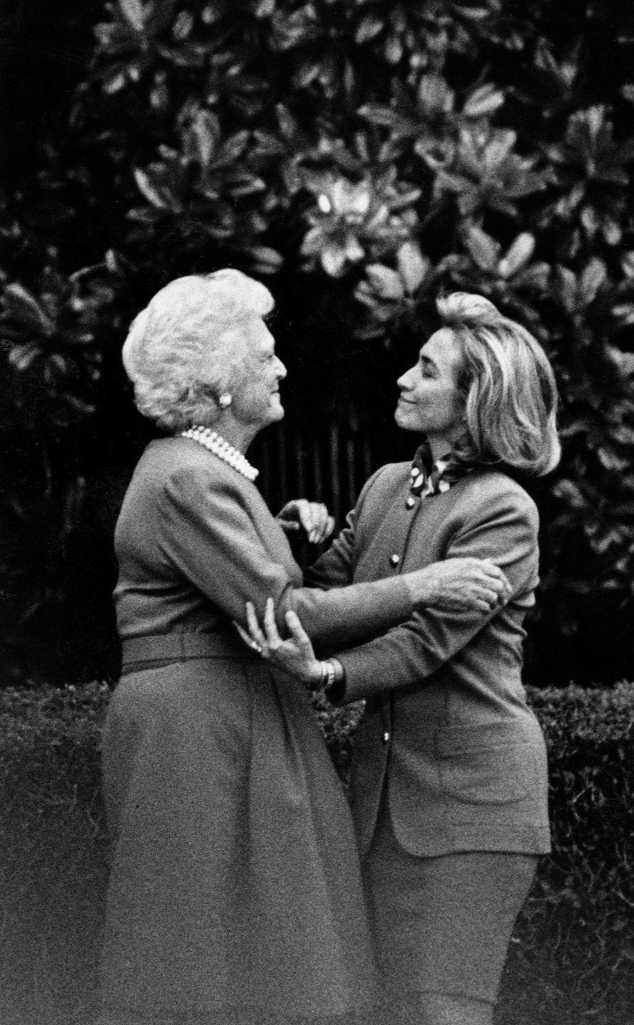 6) Barbara Bush and Hillary Clinton before Bill Clinton's inauguration