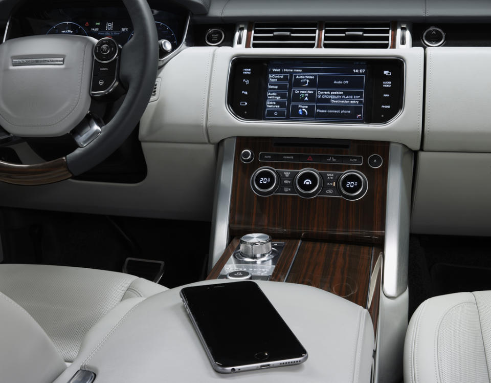 2016 Land Rover Range Rover SVAutobiography infotainment and climate control system photo