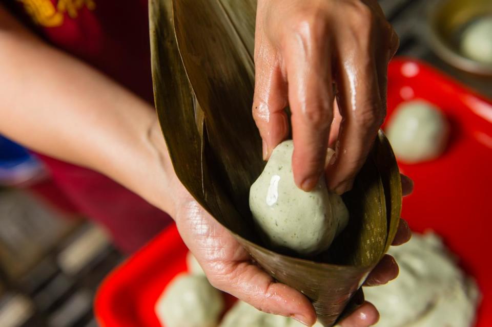 包進粽葉炊熟的「粿粽」，再添香氣層次。
