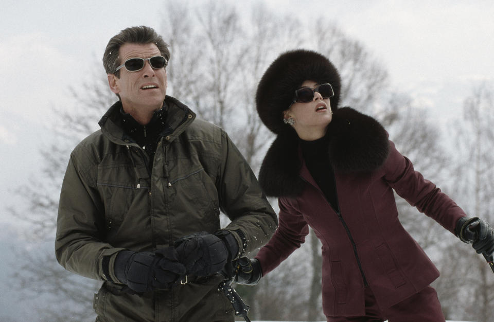 Irish actor Pierce Brosnan as 007 and French actress Sophie Marceau as Elektra King in the James Bond film 'The World Is Not Enough', 1999. (Photo by Keith Hamshere/Getty Images) 