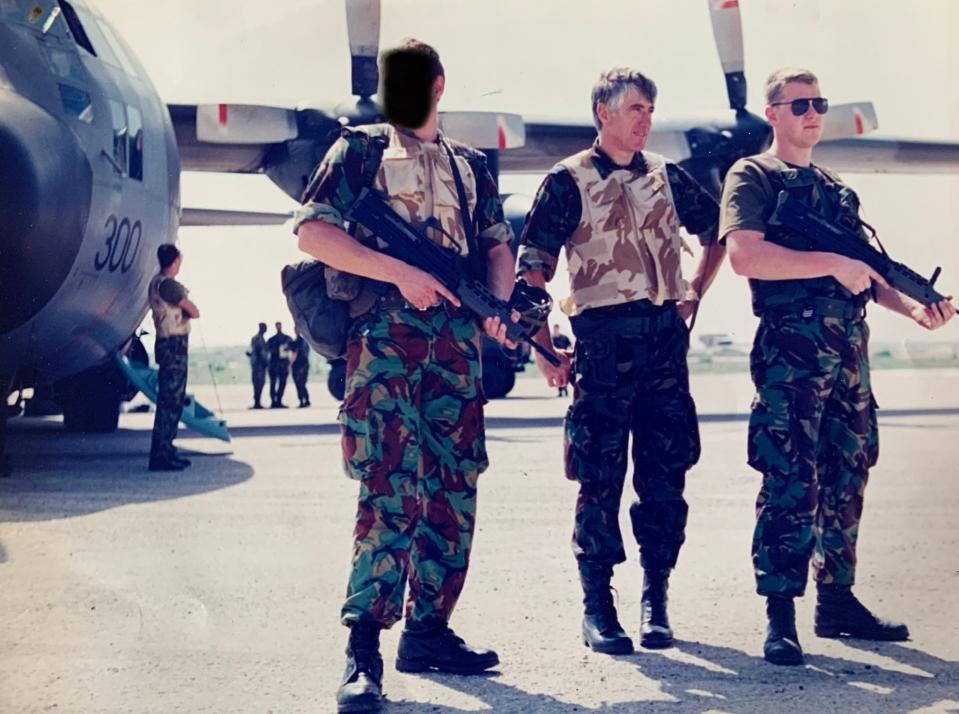 Scott Bateman (on the right) as an air loadmaster in Mogadishu, Somalia, in 1992. <em>via Scott Bateman</em>