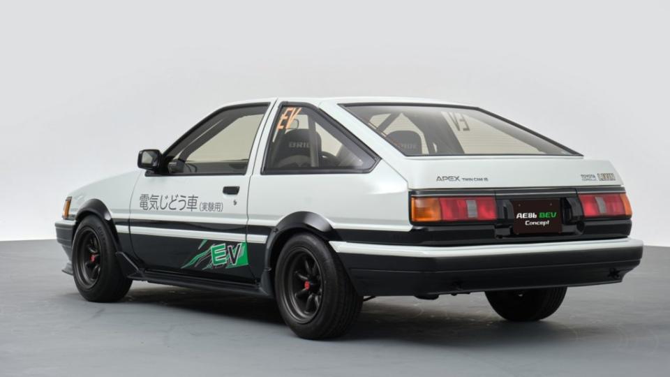 Toyota刻意維持AE86原有的車體結構，車輛塗裝則向頭文字D致敬。(圖片來源/ Toyota)