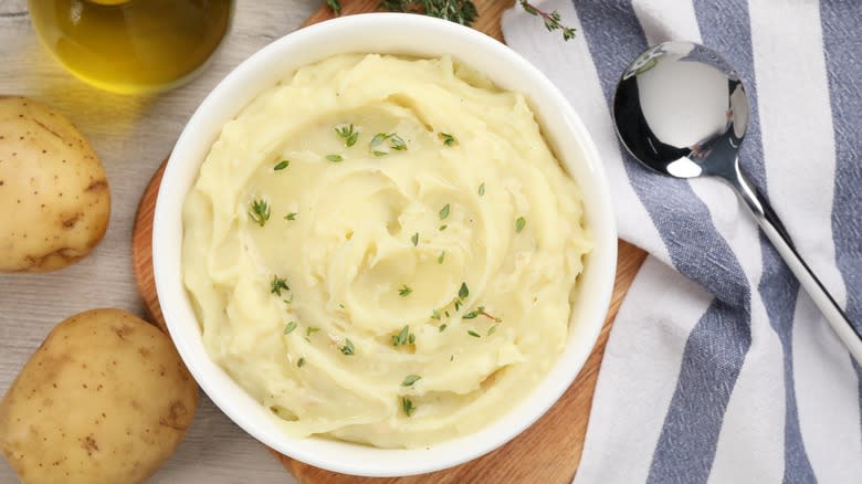 Mashed potatoes with thyme