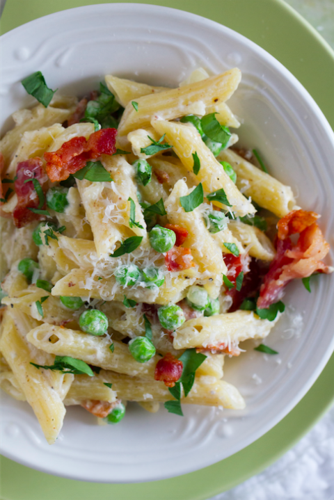 One-Pan Pasta With Bacon and Peas