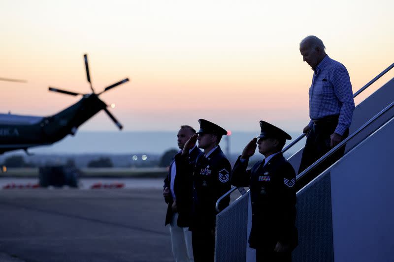 Biden Boards travels to Camp David