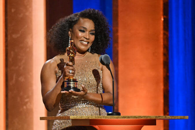 Angela Bassett Receives Honorary Oscar, Thanks Black Actresses For Being ‘Beacons Of Possibility And Hope’ | Photo: ROBYN BECK/AFP via Getty Images