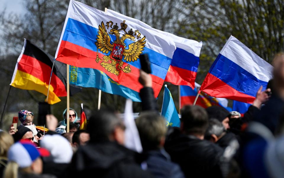 Pro-Russian motorcade in Hanover - Fabian Bimmer/Reuters