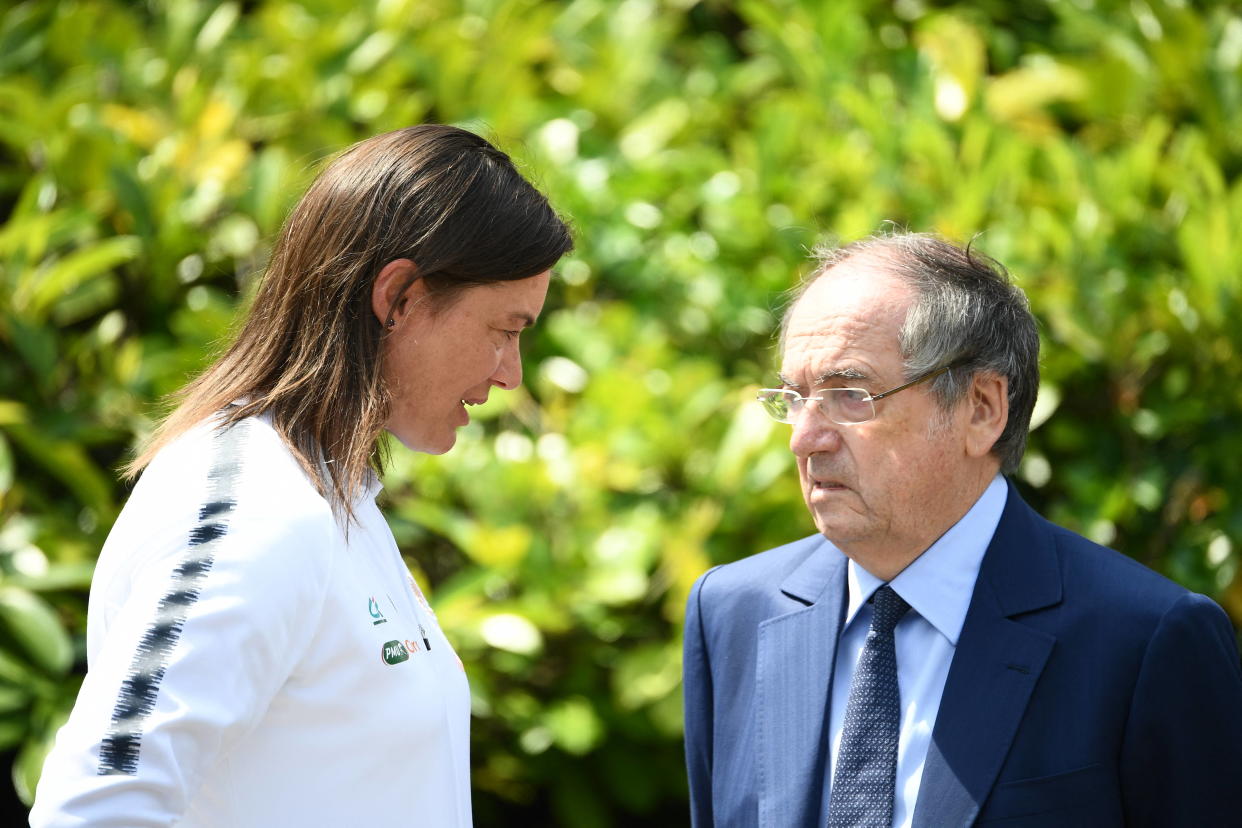 La sélectionneuse de l’équipe de France féminine de football Corinne Diacre (à gauche) et le président de la Fédération française Noël Le Graët seront au cœur des discussions lors du « Comex » prévu ce 28 février (photo d’archive prise en juin 2019 à Clairefontaine).