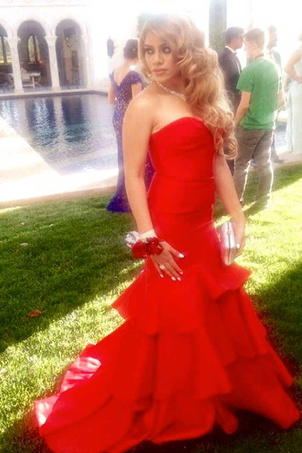 <p>The Fifth Harmony member looked smokin' hot in a red mermaid-style dress and majorly glam waves.</p>