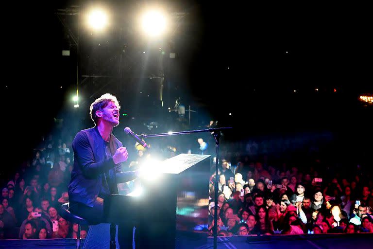 Durante "La noche de la música", en Figueroa Alcorta y Dorrego, Axel se encargó de cerrar un festival chamamecero que tuvo a grupos como Los Alonsitos y Amboé