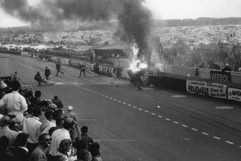 Choque, despiste, explosión, fuego y muertes... Le Mans fue el escenario de la mayor catástrofe del automovilismo.