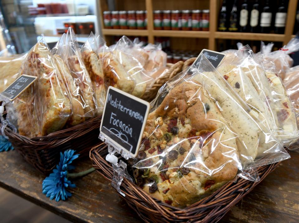 DioGuardi&#39;s homemade breads include traditional Italian, focaccia and dinner rolls. Focaccia is also available topped with red sauce and cheese or Mediterranean style.