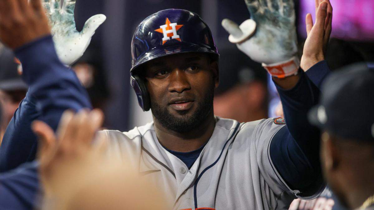 Astros slugger Yordan Alvarez out of lineup with neck pain - The San Diego  Union-Tribune