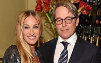 <p>Verliebt wie am ersten Tag? Sicher ist: Sarah Jessica Parker und Matthew Broderick sind seit über 20 Jahren ein (Ehe-)Paar. Doch auch andere Promis sind schon ewig mit dem gleichen Partner verheiratet. Die Galerie zeigt die langlebigsten Ehen und Beziehungen ... (Bild: David M. Benett/Dave Benett/Getty Images)</p> 