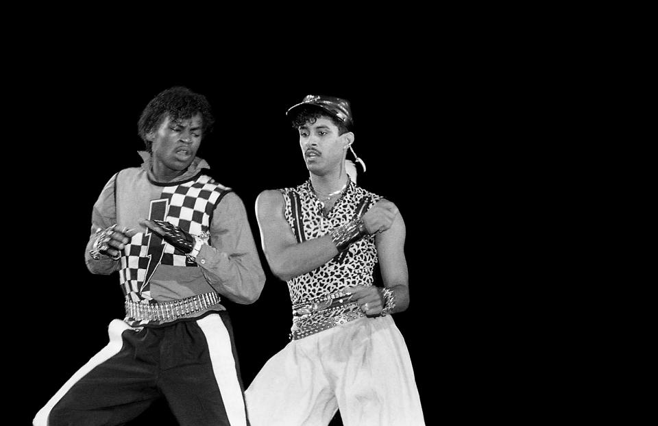 Chambers and Quiñones performing together in 1986. (Photo: Getty Images)