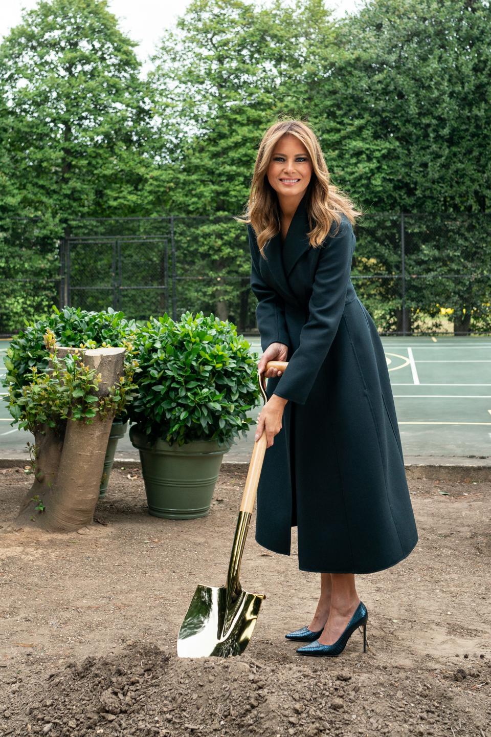 melania trump tennis court basketball white house grounds