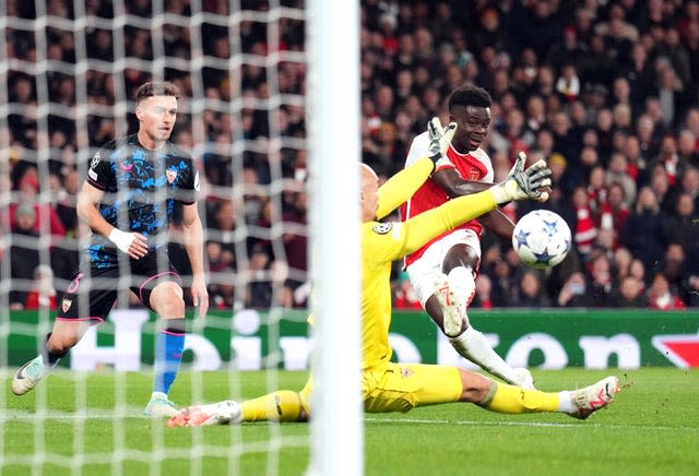 Bukayo Saka scores Arsenal's second goal 