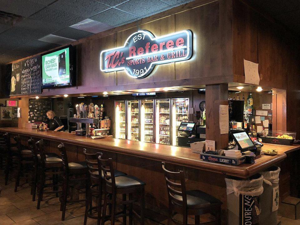 TC’s Referee Sports Bar & Grill (Sioux Falls, South Dakota)