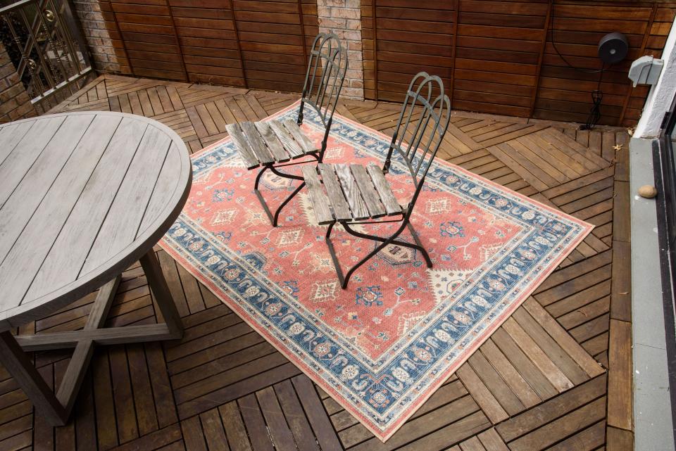 1) Outdoor Ranier Rug