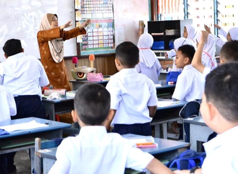 Teachers union: Make students fluent in Bahasa Melayu under new Malaysian education plan