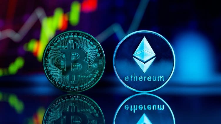 🟠DEBUTTO ETF BITCOIN E ETHER