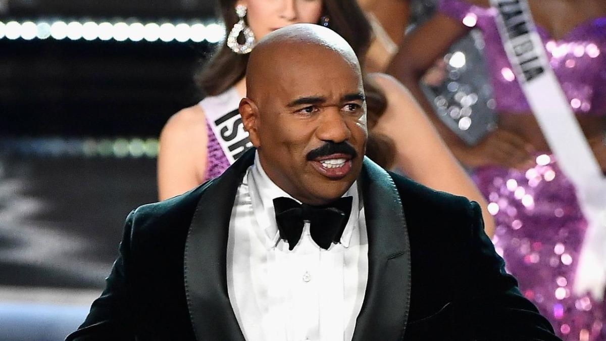 Steve Harvey Jokes That The Oscars Best Picture Flub Let Him Off The Hook While Hosting Miss