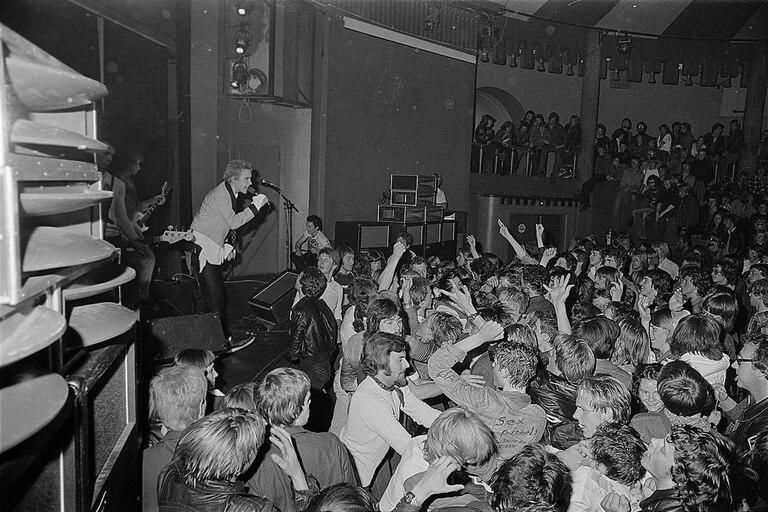Los Sex Pistols en el escenario de la Student Society de Trondheim en 1977