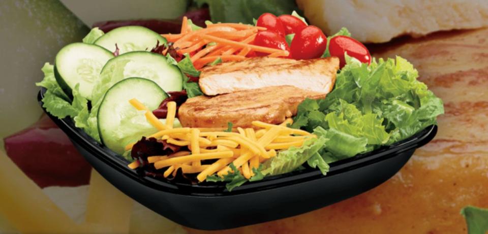 Remove the cheese and black olives to make this Jack In The Box salad healthier. (Photo: Jack In The Box)