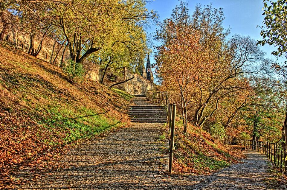 布拉格 (Photo by Pedro Krtička, License: CC BY 3.0, Wikimedia Commons提供, 圖片來源web.archive.org/web/20161101094222/http://www.panoramio.com/photo/124935752)